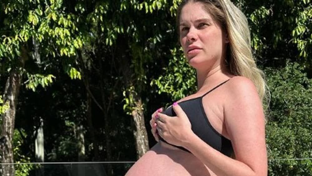 Bárbara Evans fala sobre nascimento dos gêmeos e diz que um deles está na UTI