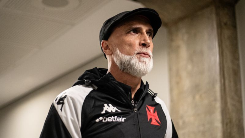 Vasco demite Álvaro Pacheco, técnico do clube por 30 dias