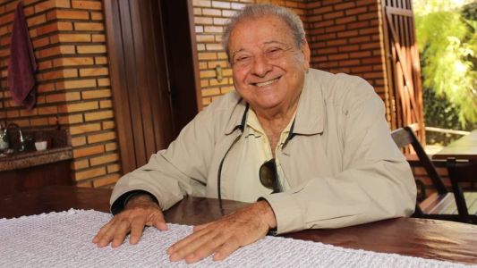 Alysson em sua casa em Lagoa Santa, com o sorriso e a generosidade de sempre