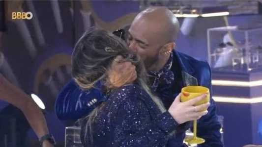 Amanda e Alface ficaram bem próximos durante a festa