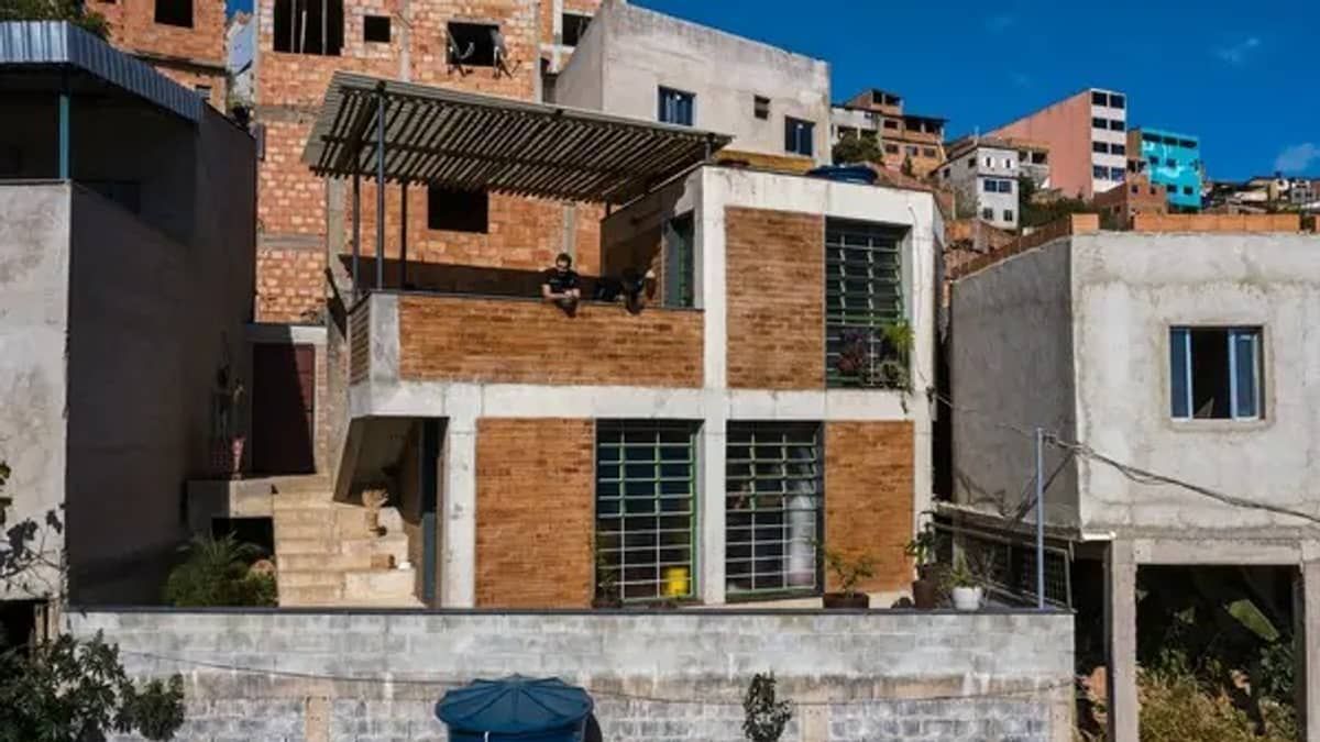 Casa do Aglomerado da Serra vence prêmio internacional de arquitetura