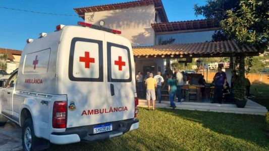 Ambulância com brasão da Prefeitura de Baependi foi deslocada para churrasco com prefeito da cidade