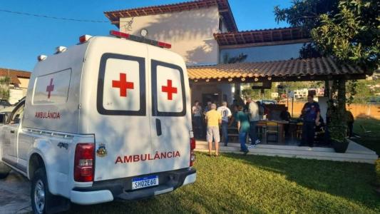 Ambulância com brasão da Prefeitura de Baependi foi deslocada para churrasco com prefeito da cidade