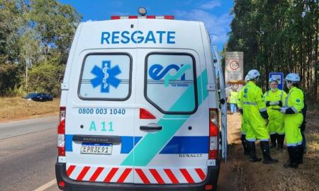 Ambulância EPR Via Mineira concessionária responsável pelo trecho JF-BH da BR-040