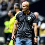 Técnico do América revela o que fará para buscar vaga na final do Mineiro