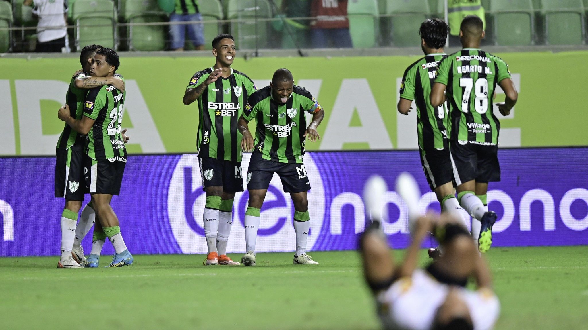 América derrota Novorizontino e conquista primeira vitória na Série B