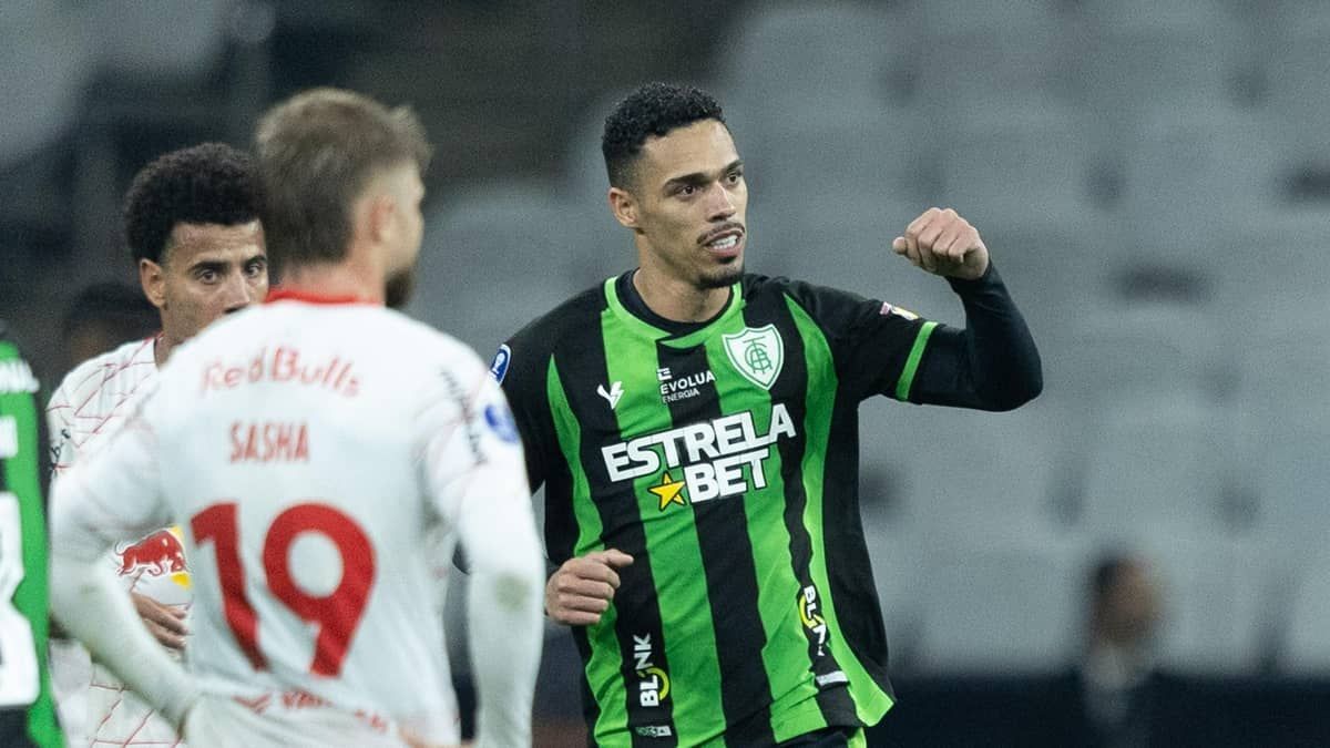 América busca empate no final, vence Bragantino nos pênaltis e se classifica na Sul-Americana