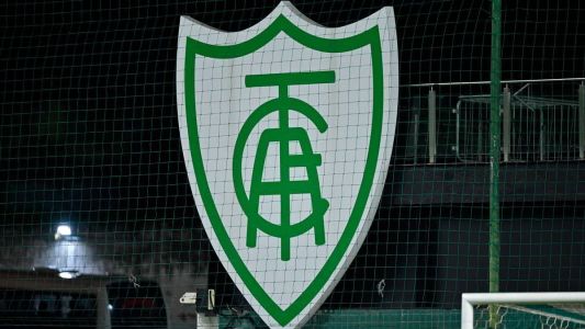 Escudo durante partida entre América e Botafogo, pela 27ª rodada do Campeonato Brasileiro da Série A