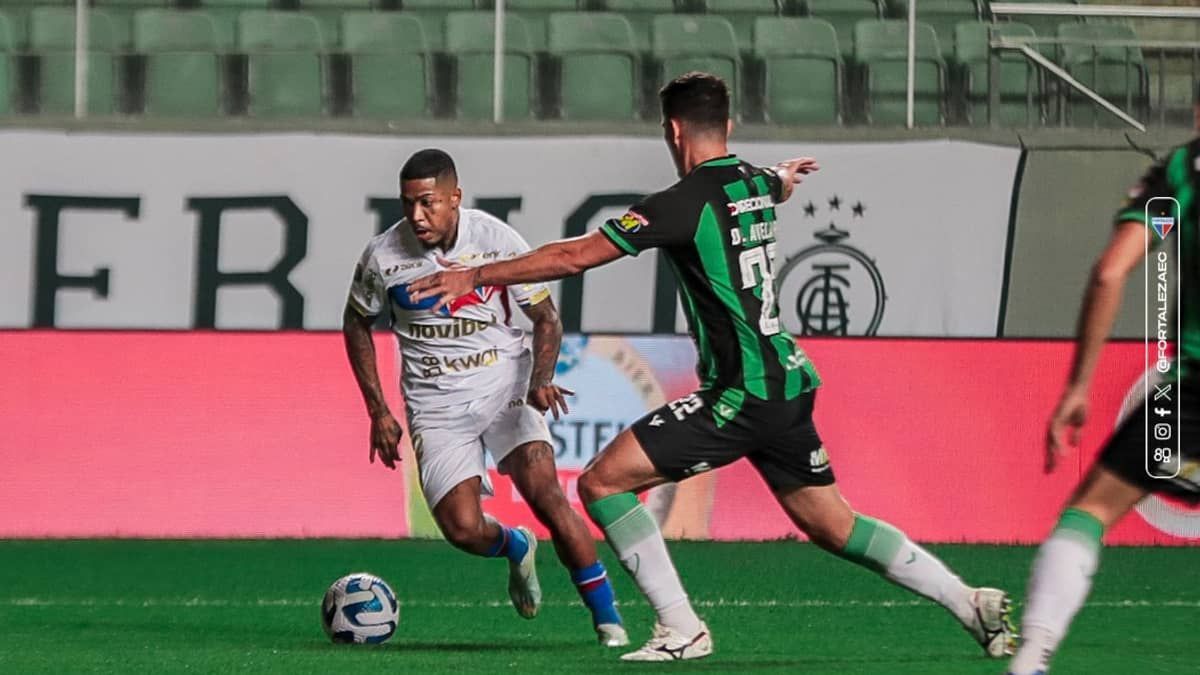 Juninho detona 1º tempo do América: 'Não existe isso no futebol profissional'