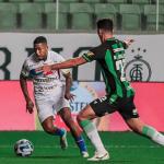 Juninho detona 1º tempo do América: 'Não existe isso no futebol profissional'