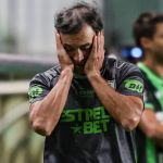 América perde em casa para o Coritiba e é rebaixado à Série B do Brasileiro