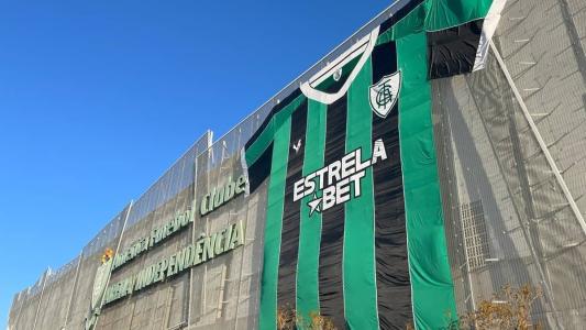 América lançou novo uniforme nesta sexta-feira e expôs camisa gigante no Horto