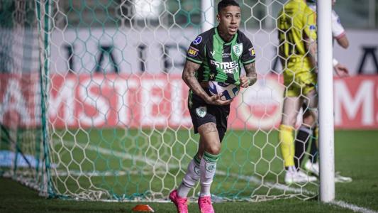 América-MG goleou o Colo-Colo por 5 a 1 no Independência