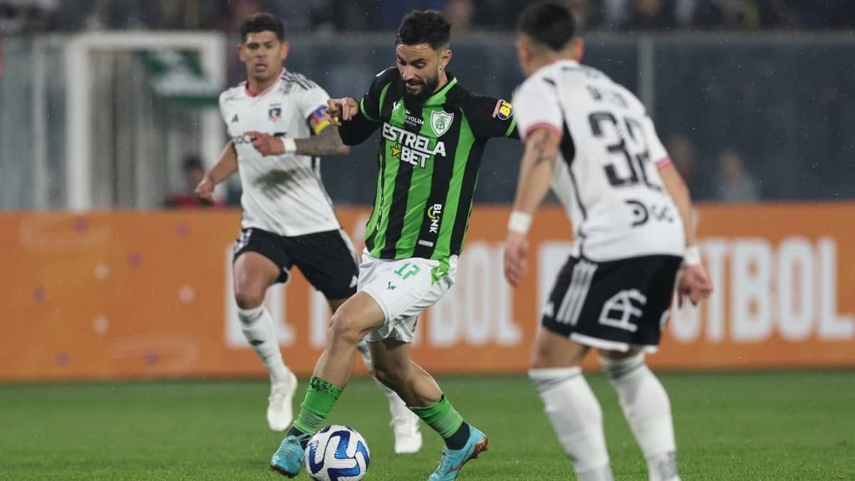 América perde para o Colo-Colo, mas ganha sobrevida na 'Sula' com gol no fim