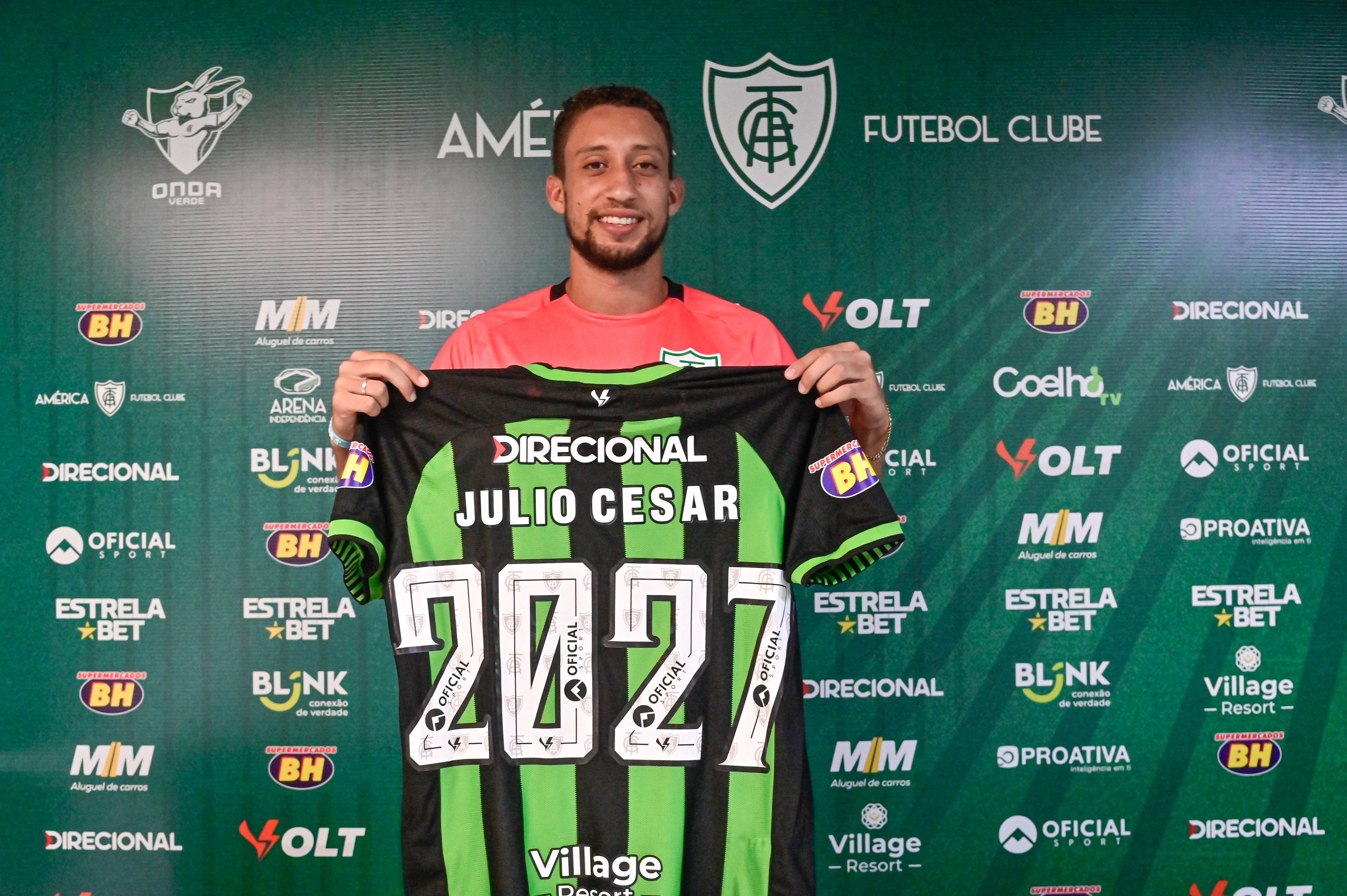 América renova contrato com zagueiro Julio até 2027