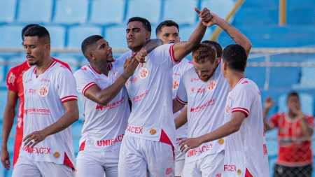 América de Natal comemora gol em jogo pela Série D do Campeonato Brasileiro