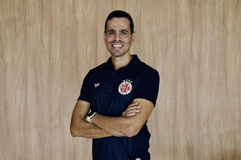 Clube da Série D surpreende e anuncia contratação de ex-presidente do Bahia