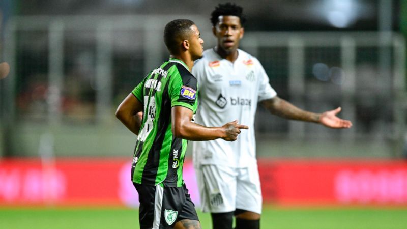 Veja gol polêmico de Renato Marques, do América, na vitória contra o Santos