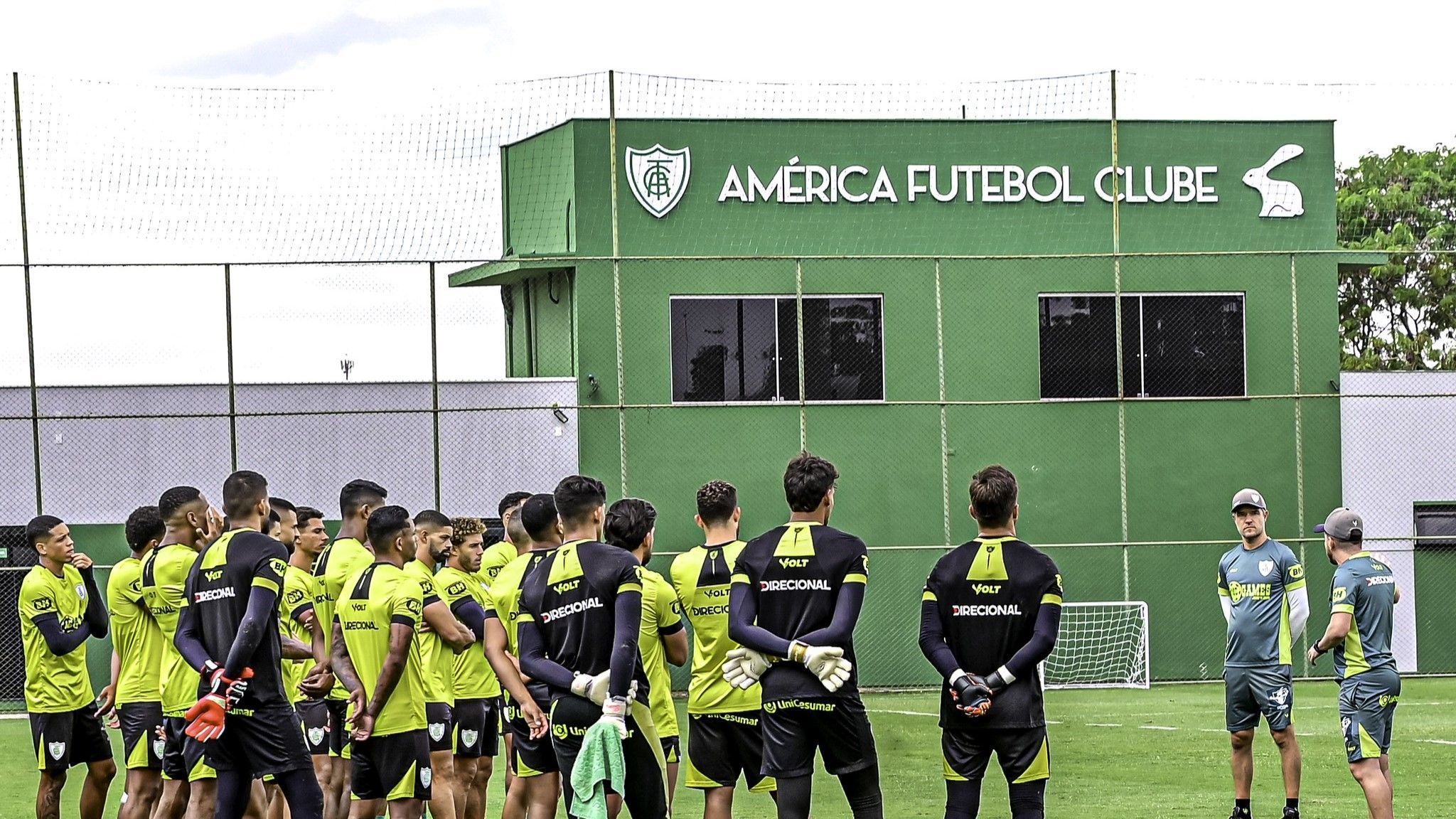 Técnico admite ‘erro’ por ter deixado América para assumir gigante da Série A