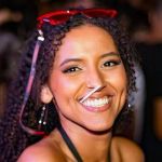 Saiba quem é a fã que morreu em show da cantora Taylor Swift no Rio de Janeiro  