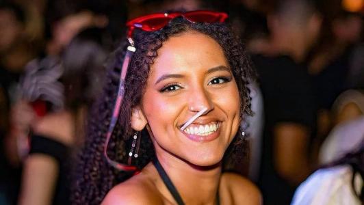 Ana Clara Benevides, de 23 anos, desmaiou no início do show e teve uma parada cardiorrespiratória