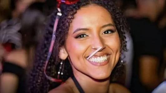 Ana Clara Benevides, de 23 anos, desmaiou no início da apresentação