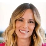 Ex-apresentadora da Globo revela estar 'definitivamente curada' de câncer