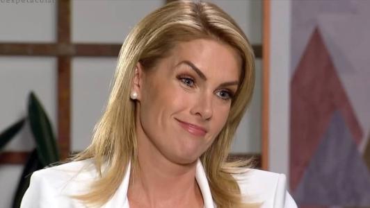 Ana Hickmann deu entrevista ao 'Domingo Legal', na noite deste domingo (26)