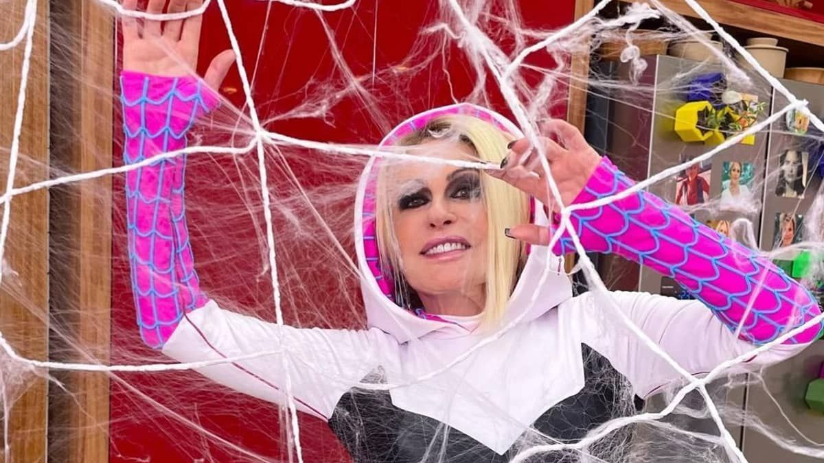 Vídeo: Ana Maria veste fantasia inspirada em 'Homem-Aranha no Aranhaverso' no programa 'Mais Você' 