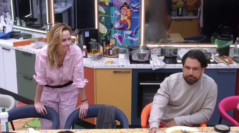 BBB 26: Ana Paula Renault confronta Brigido após reclamações do brother