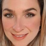 Mulher morre após tentar sair de piscina e quebrar taça no queixo em Minas 