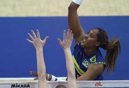 Ana Cristina em ação pelo Brasil na VNL 2025