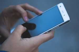 Sogra divulga fotos íntimas de nora por não aceitar relacionamento do filho