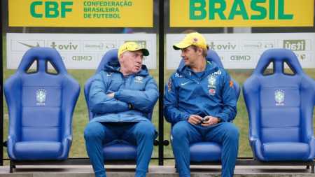 Carlo Ancelotti, técnico da Seleção Brasileira, em treino na Granja Comary-RJ