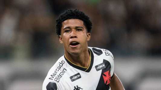 Andrey marcou o primeiro gol do Vasco no Brasileiro
