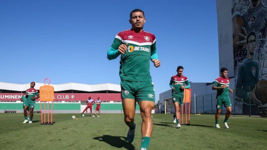 André completa 150 jogos pelo Fluminense diante do Olimpia-PAR