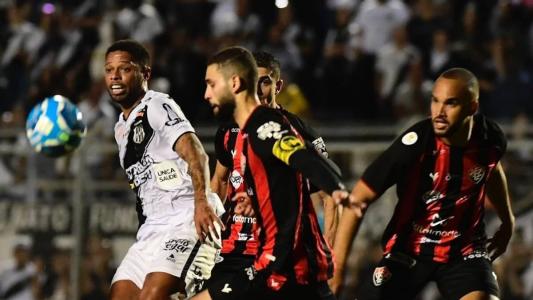 André marcou o segundo gol da Ponte Preta no empate em 2 a 2 com o Vitória