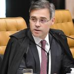 Mendonça autoriza PF a investigar Lulinha por tráfico de influência