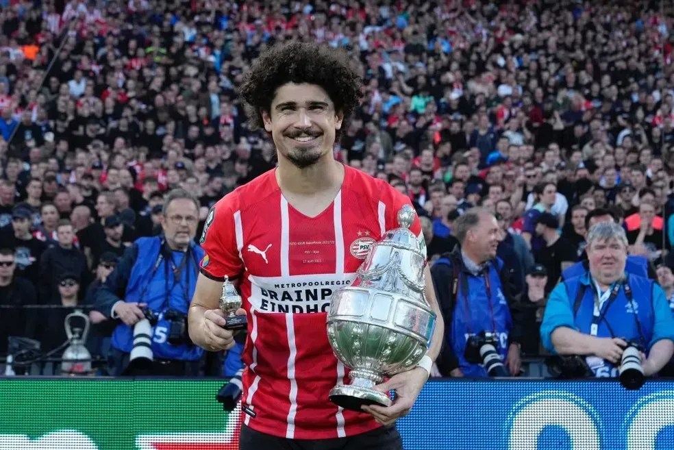 Corinthians encaminha contratação do zagueiro André Ramalho, ex-PSV