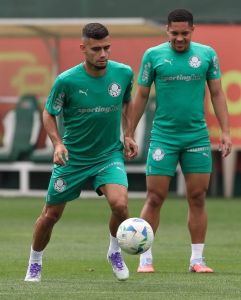 Andreas disputa vaga no time do Palmeiras, que terá Vitor Roque no ataque