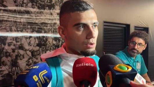 Andreas Pereira, meio-campista do Palmeiras, em zona mista na Arena MRV, estádio do Atlético
