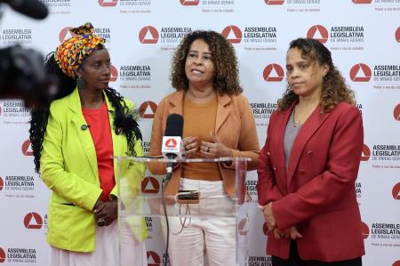 Andreia de Jesus, Leninha e Ana Paula Siqueira comentam a aprovação do projeto apresentado pelo trio em 2020