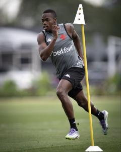 Andrés Gómez pode ganhar chance no ataque do Vasco