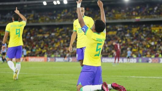 Andrey marcou o gol que abriu o caminho para a vitória