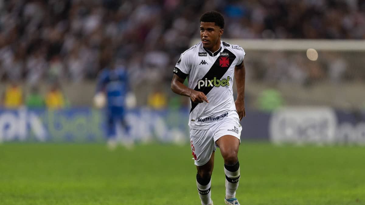 Vasco quer segurar Andrey até confronto diante do Santos