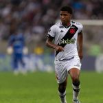 Vasco quer segurar Andrey até confronto diante do Santos