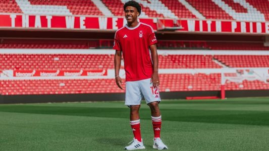 Andrey Santos foi anunciado pelo Nottingham Forest