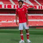 Nottingham Forest anuncia Andrey Santos, ex-Vasco, por empréstimo