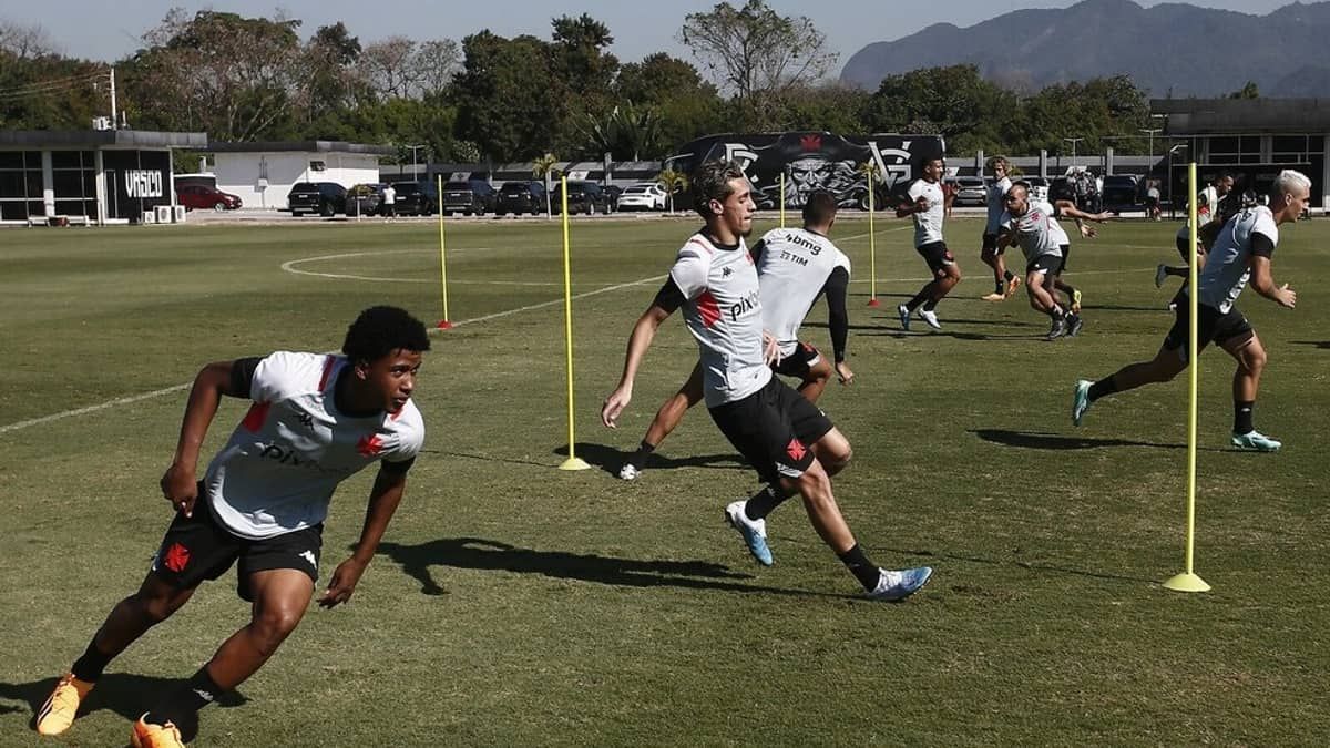 De volta da Seleção, Vasco aposta em jogos finais de Andrey Santos