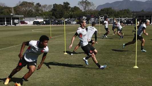 Andrey Santos treinou com a equipe do Vasco no CT Moacyr Barbosa